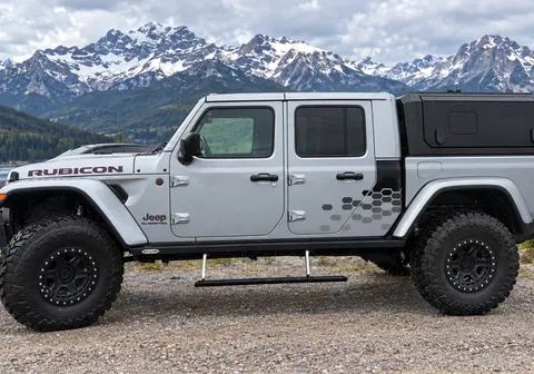 Silver Jeep Gladiator Rubicon
